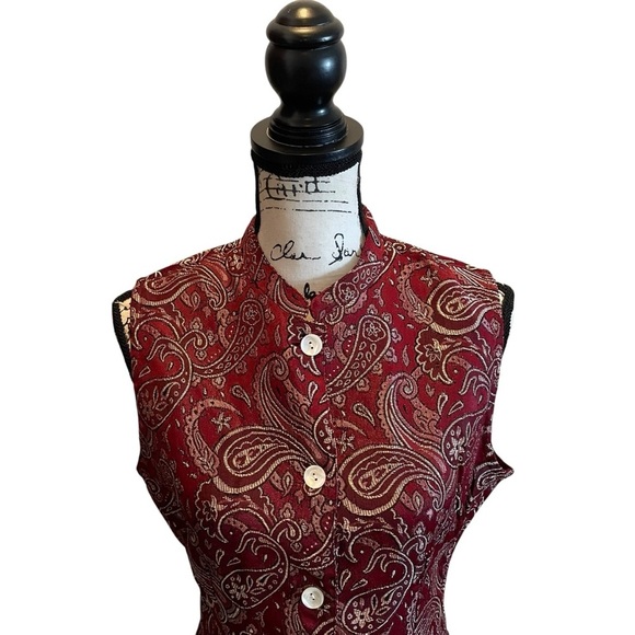 Passports by Pier 1 Imports Tapestry Paisley Vest Red Size Medium Burgundy Boho - Picture 2 of 9